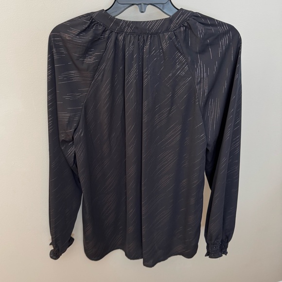 3 for $20/ The Limited Women's Black Top 🖤 - Picture 3 of 9